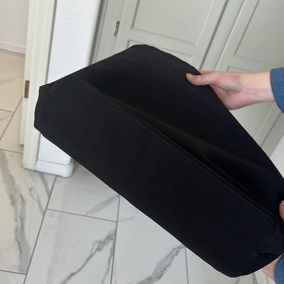 Authentic Salvatore Ferragamo Shoulder Bag - Picture 6 of 13